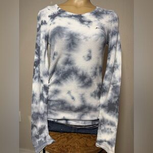 PINK Victoria's Secret Thermal Long sleeve Blue and White Tie Dye Top